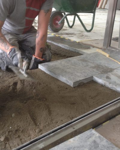 Plattsättning_bruk_kalksten